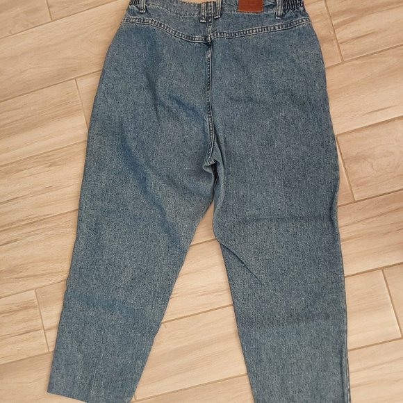 Lee Original Mom High Rise Medium Wash Cotton Jeans. - Picture 4 of 5